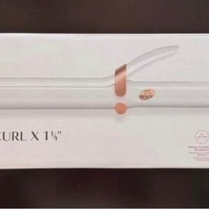 NEW T3 SinglePass Curl x Extra long barrel 1.25”. Unused
